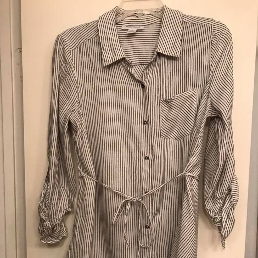 Button Front Convertible Sleeve Maternity Top